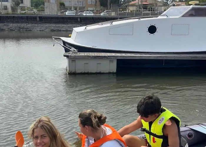 Ботель The Boat *