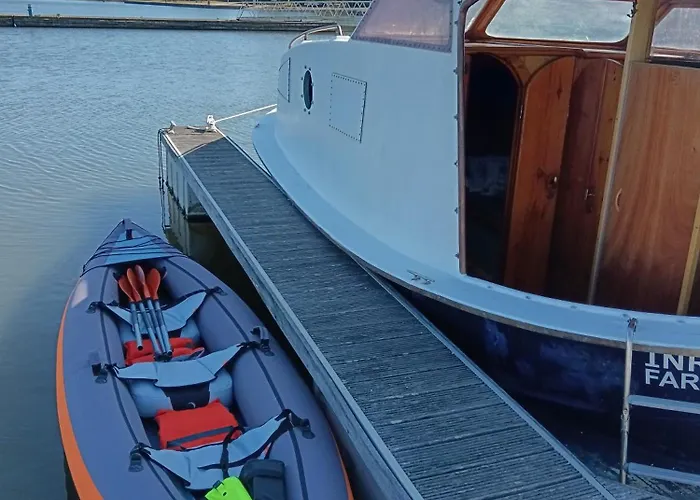 Ботель The Boat