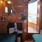 The Boat 船屋 *