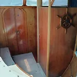 船屋 The Boat