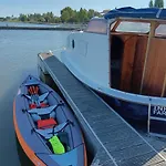 船屋 The Boat
