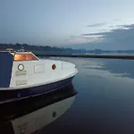 船屋 The Boat