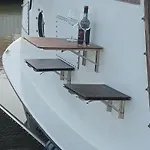 船屋 The Boat *