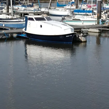 Botel The Boat