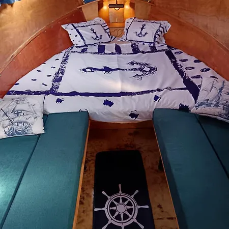 Botel The Boat Ovar