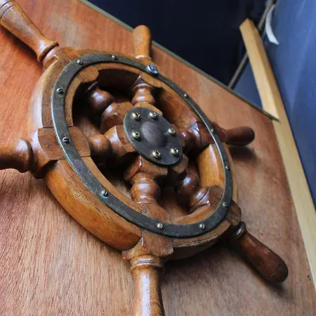 The Boat Ovar